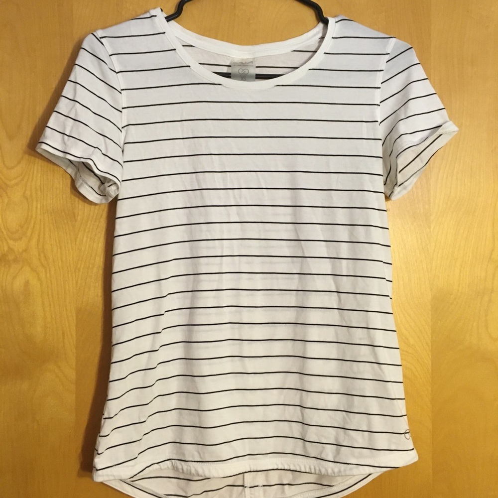 Calia by Carrie Underwood T shirt